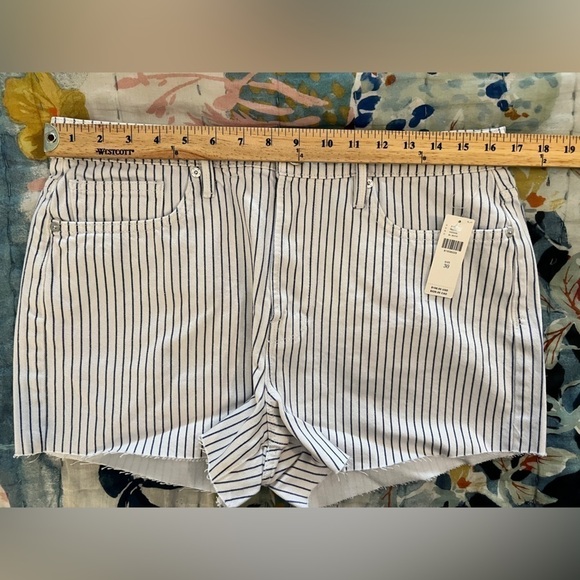 ANTHROPOLOGIE | FRAME 30 LE BRIGETTE JEAN SHORTS Blue Motif NWT - Picture 2 of 16